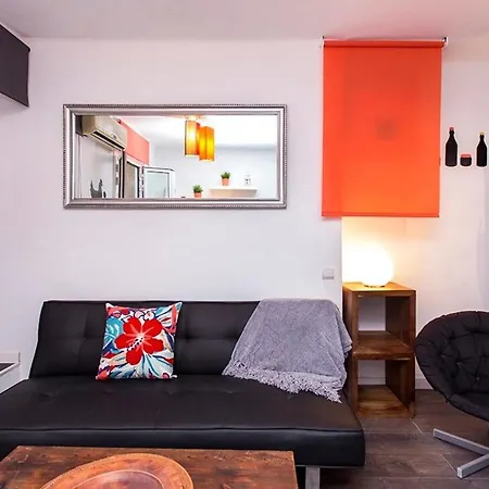 Pleasant With Balcony Close To Camp Nou Apartment